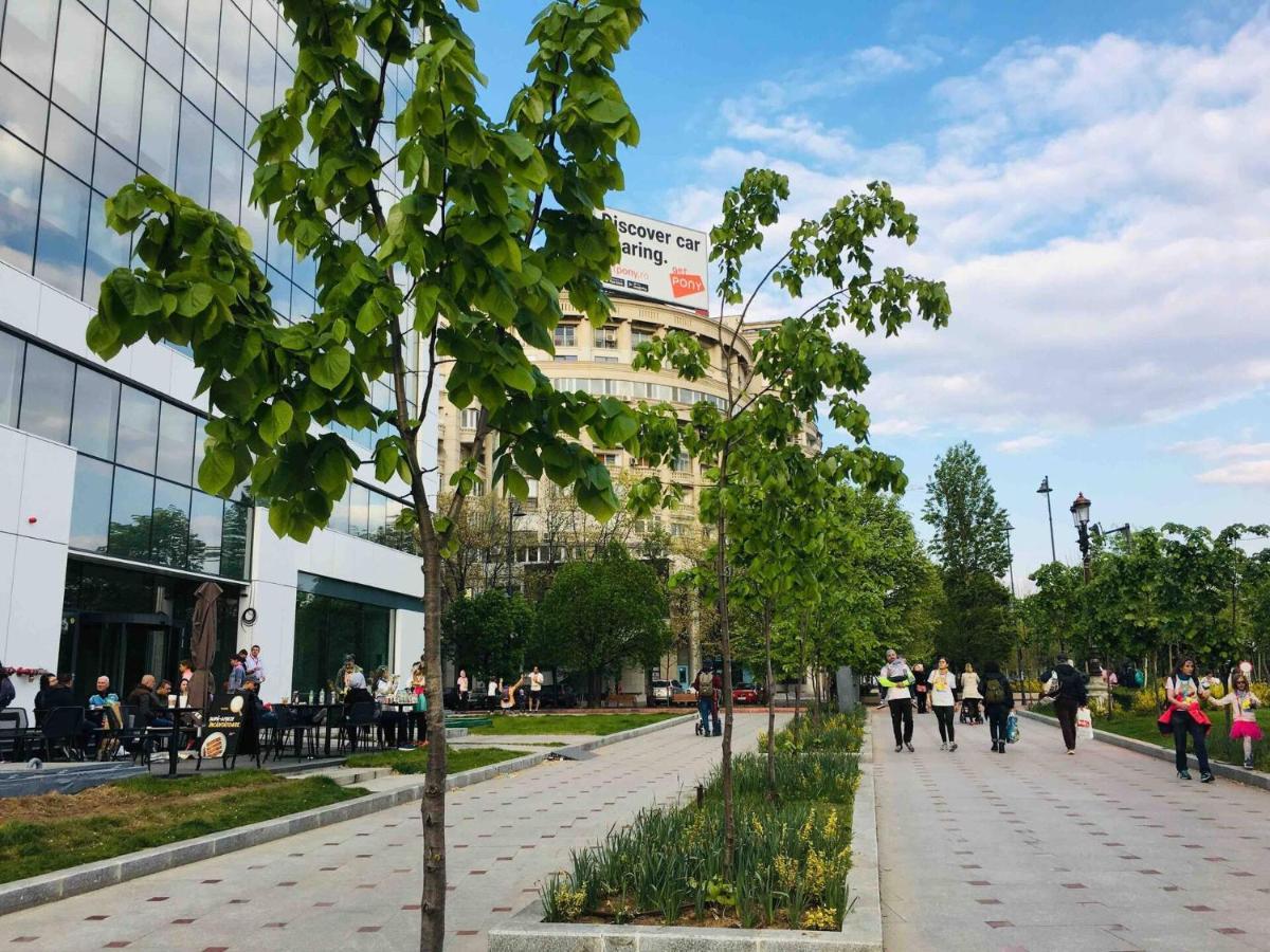 City Center Unirii Square Private Rooms With City View - Shared Amenities Bucharest Exterior photo