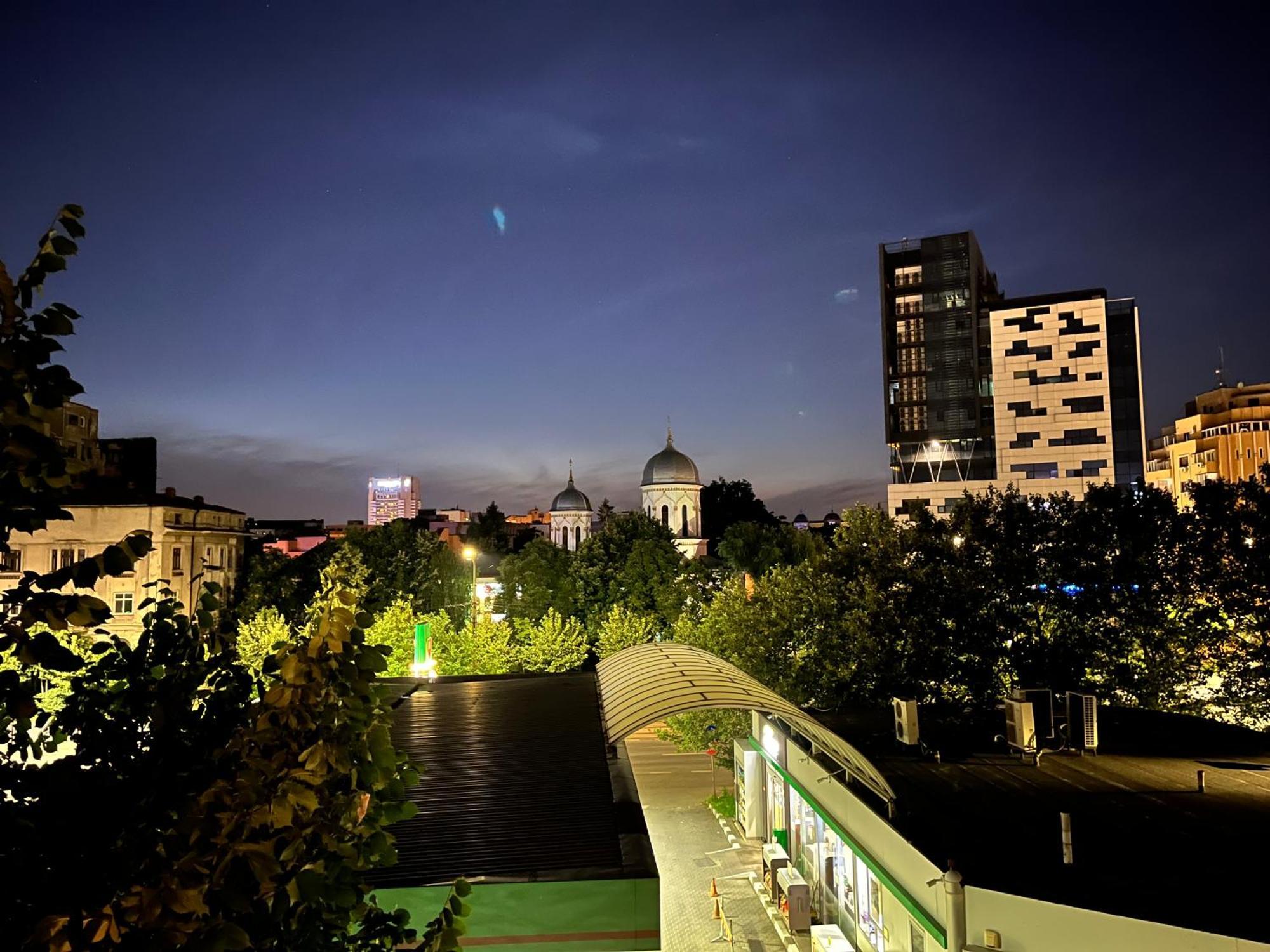 City Center Unirii Square Private Rooms With City View - Shared Amenities Bucharest Exterior photo